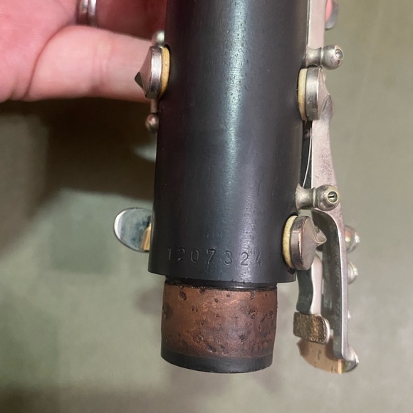 Buffet Crampon E-11 Clarinet - Picture 8 of 10